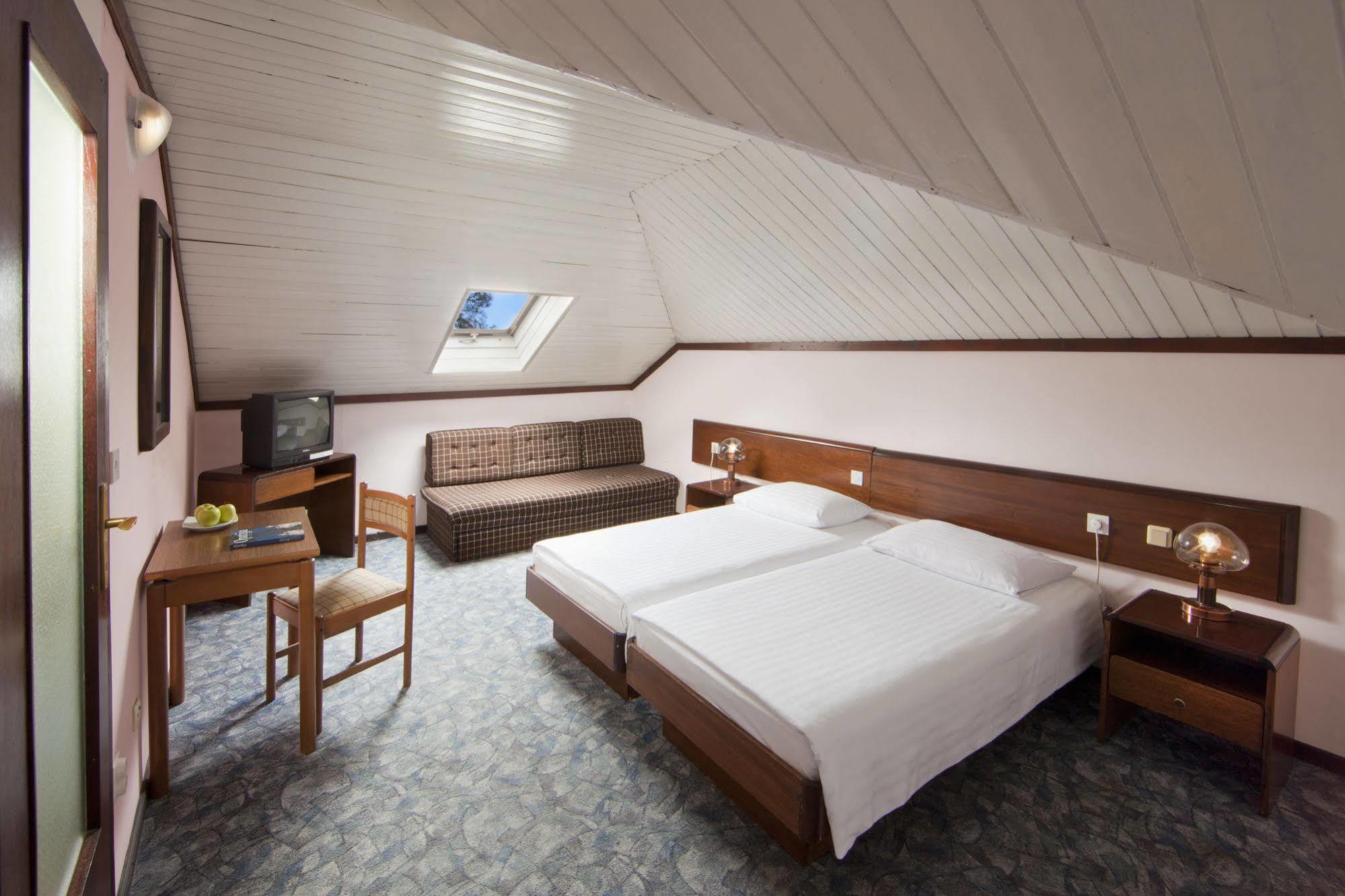 Hotel Opatija Dış mekan fotoğraf